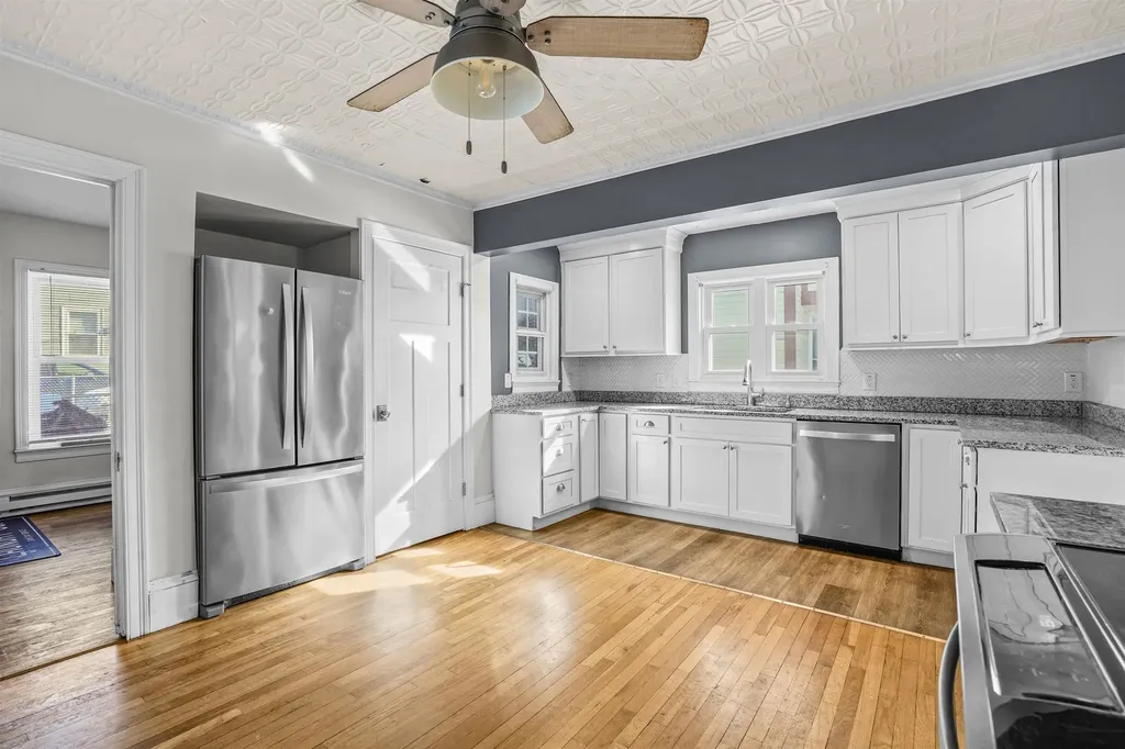 11 Charles Street Nashua NH 03064