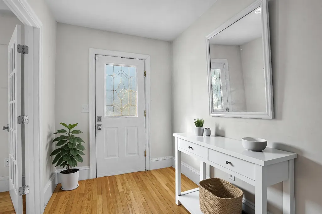 11 Charles Street Nashua NH 03064