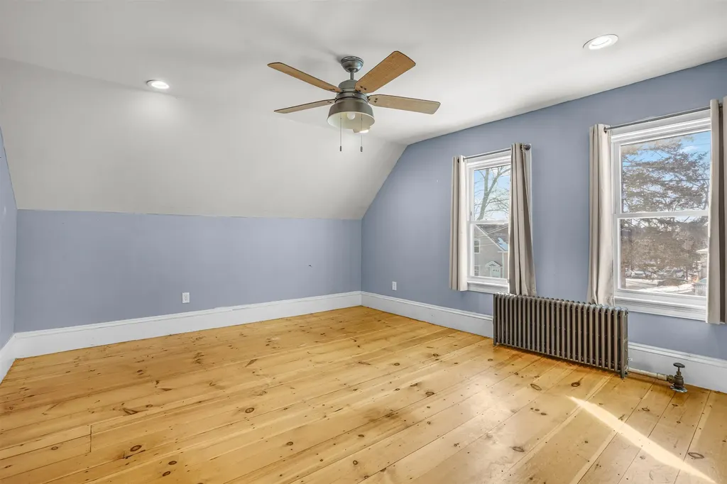 11 Charles Street Nashua NH 03064