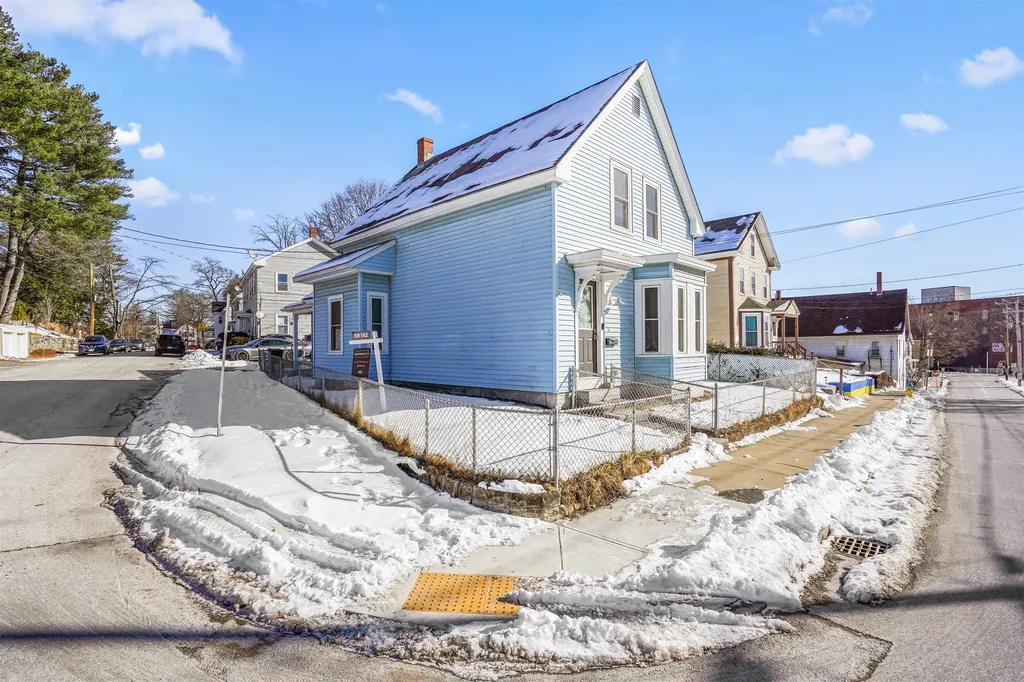 11 Charles Street Nashua NH 03064