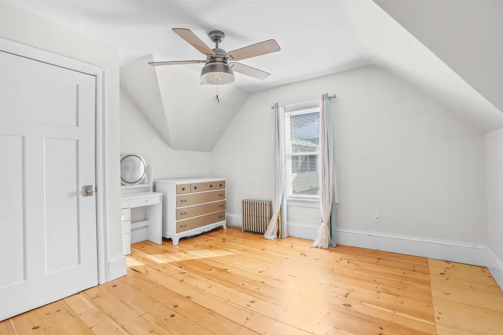 11 Charles Street Nashua NH 03064