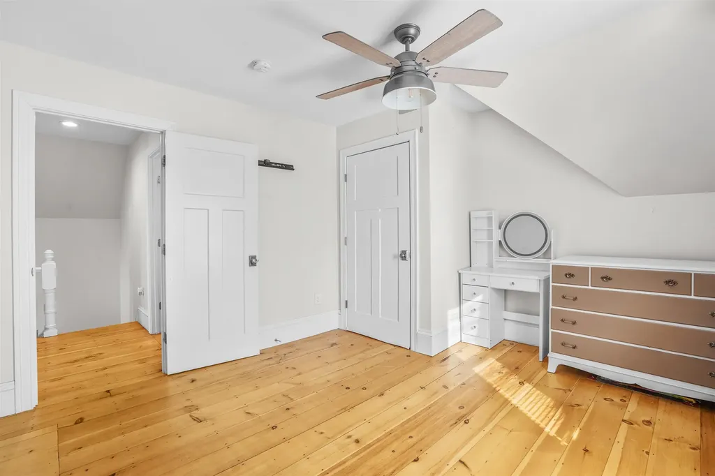 11 Charles Street Nashua NH 03064