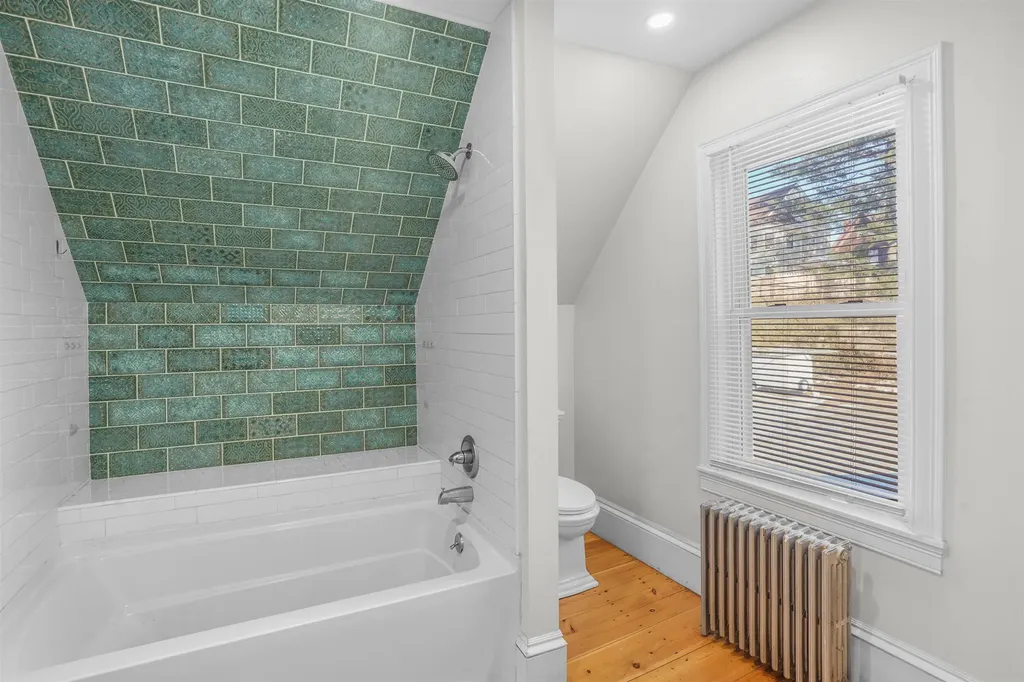 11 Charles Street Nashua NH 03064