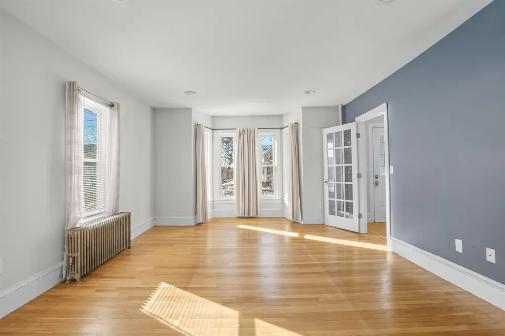 11 Charles Street Nashua NH 03064