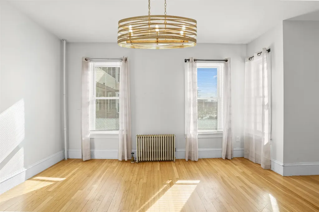 11 Charles Street Nashua NH 03064