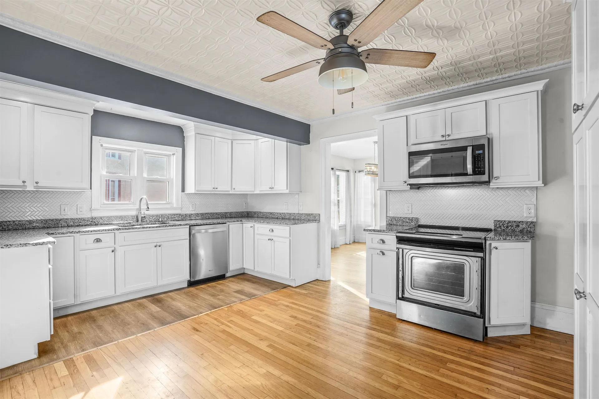 11 Charles Street Nashua NH 03064