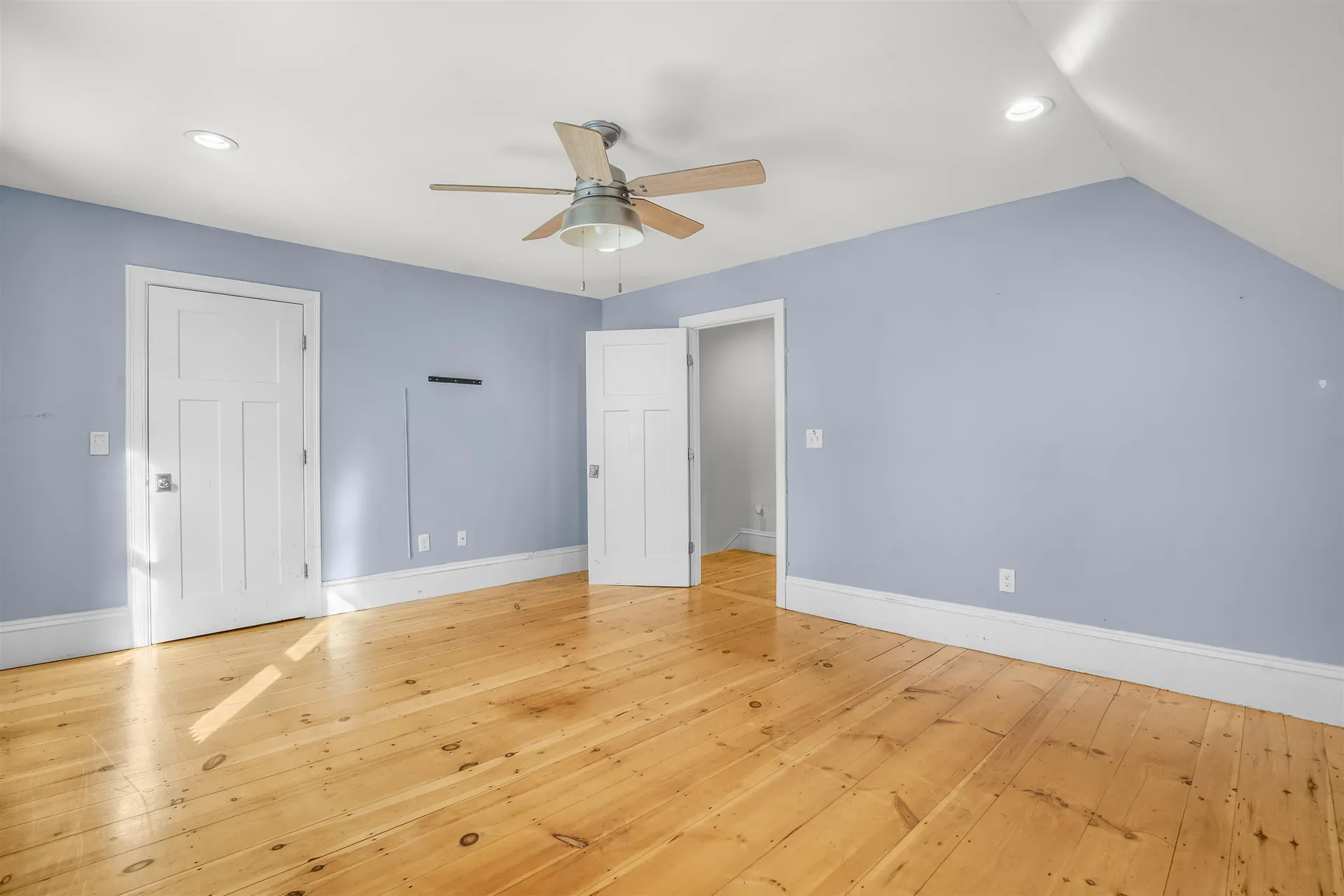 11 Charles Street Nashua NH 03064