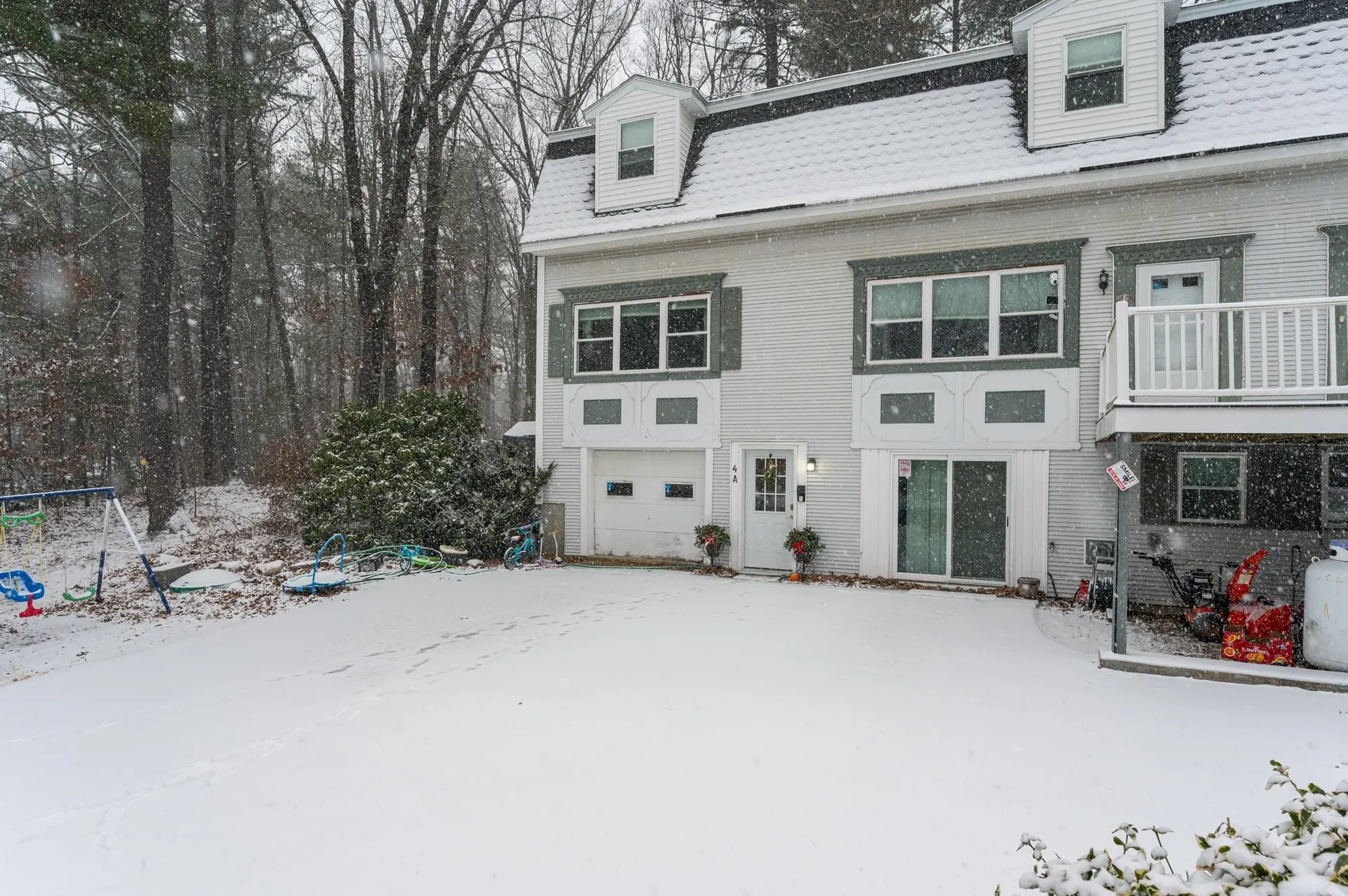 4 Sunset Drive Londonderry NH 03053