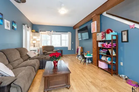 4 Sunset Drive Londonderry NH 03053