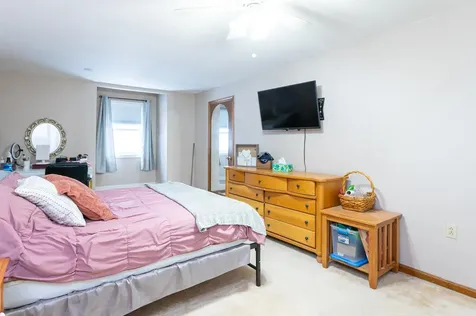 4 Sunset Drive Londonderry NH 03053