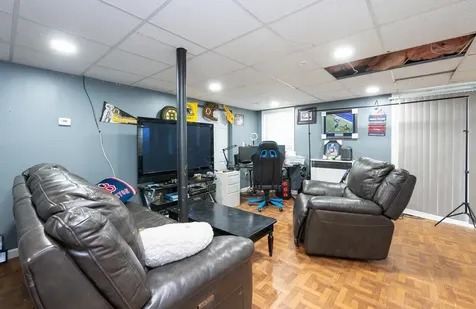 4 Sunset Drive Londonderry NH 03053