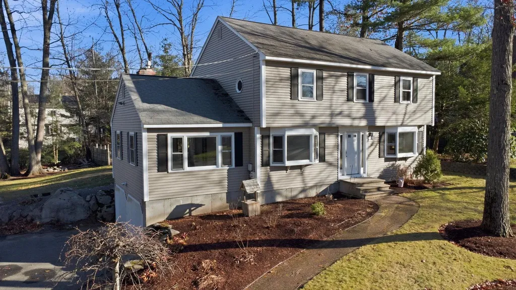 9 Byron Drive Nashua NH 03062