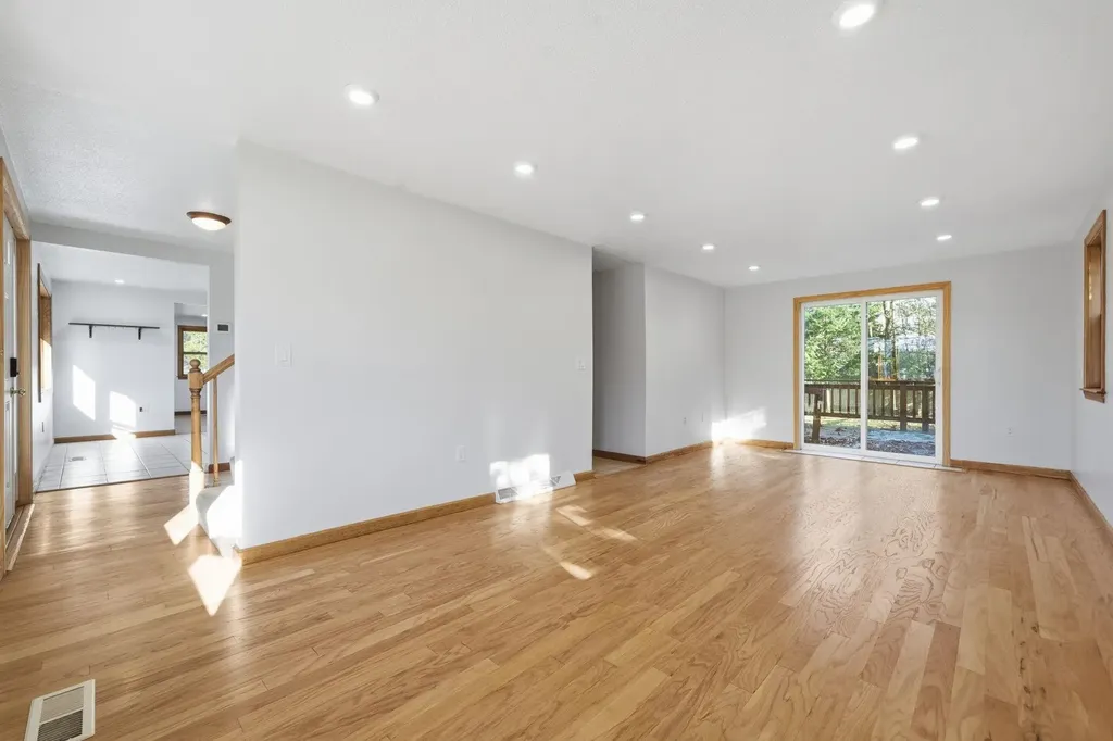 9 Byron Drive Nashua NH 03062