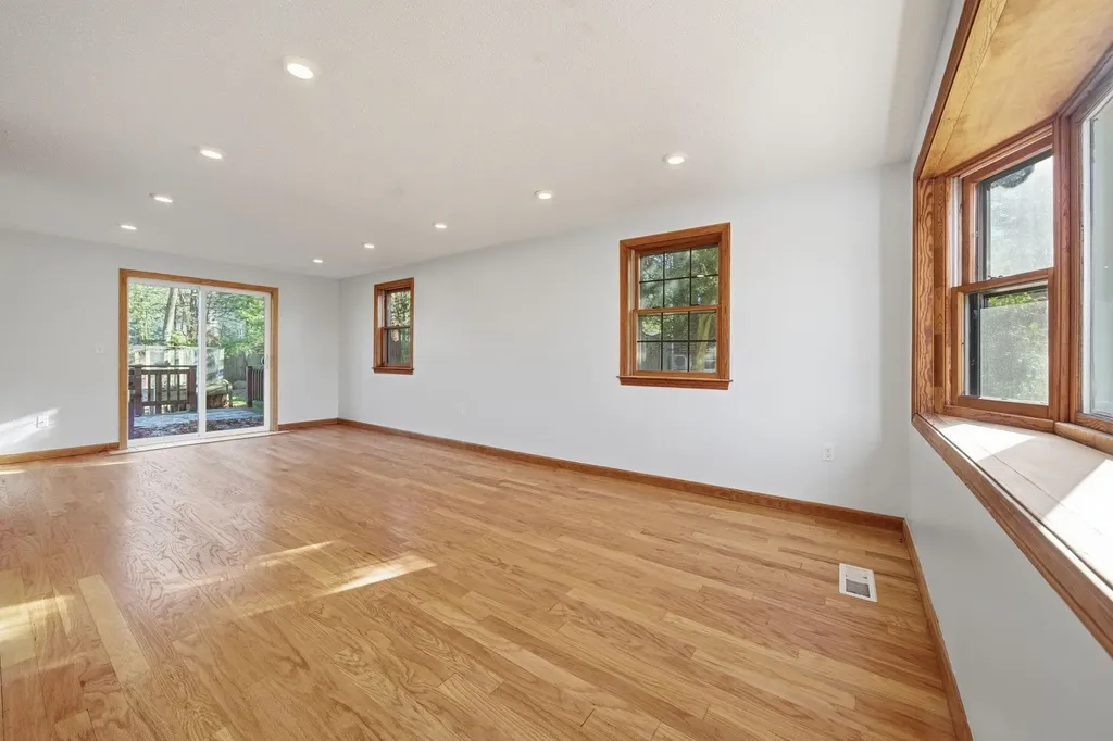 9 Byron Drive Nashua NH 03062
