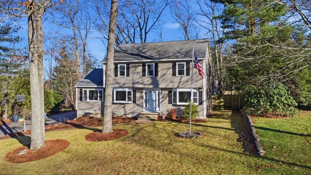 9 Byron Drive Nashua NH 03062