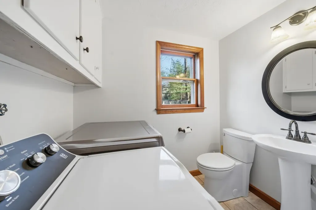 9 Byron Drive Nashua NH 03062