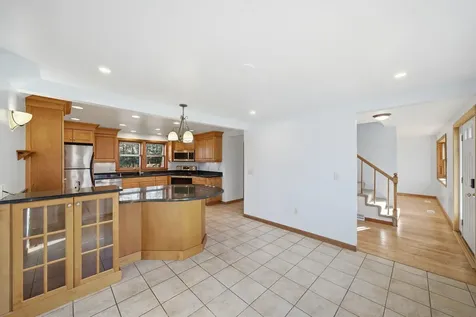 9 Byron Drive Nashua NH 03062