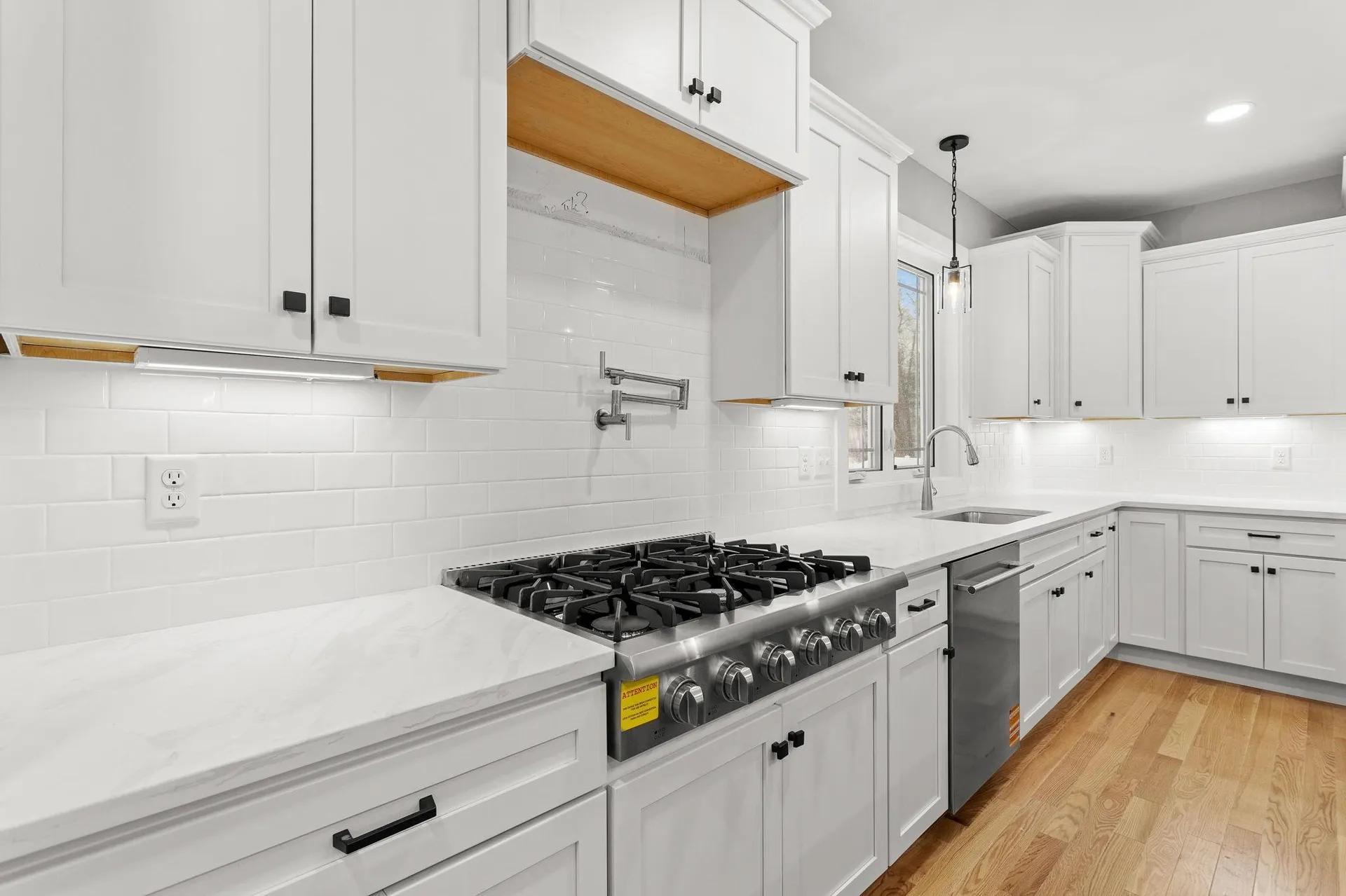 91 Raymond Road Auburn NH 03032