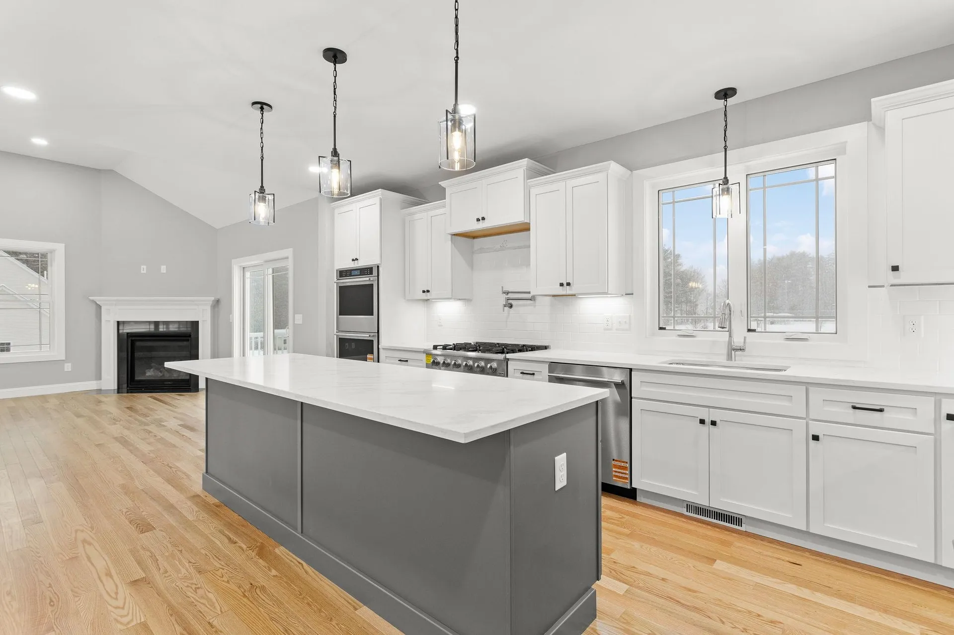 91 Raymond Road Auburn NH 03032