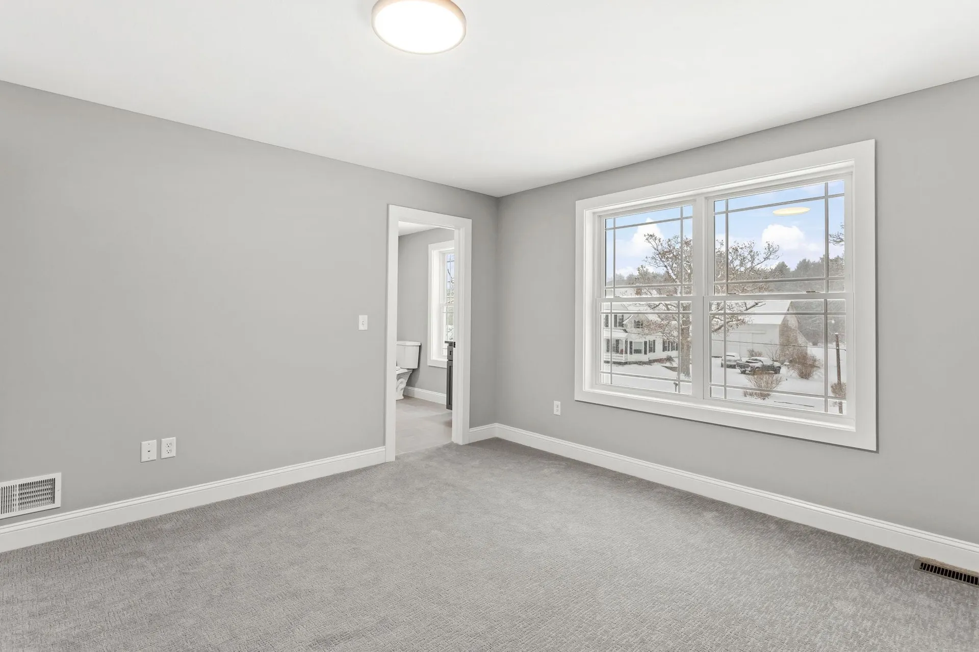 91 Raymond Road Auburn NH 03032