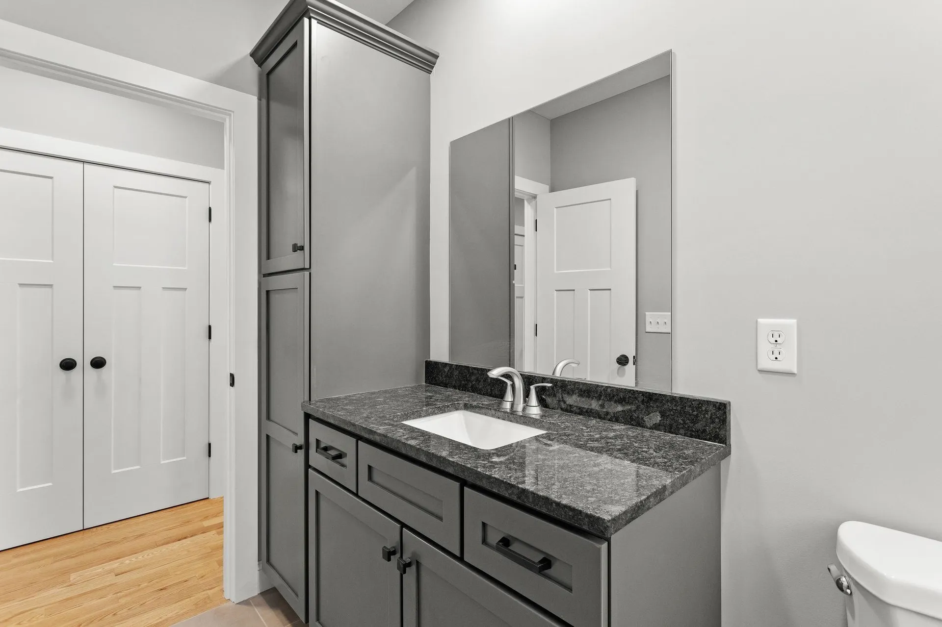 91 Raymond Road Auburn NH 03032