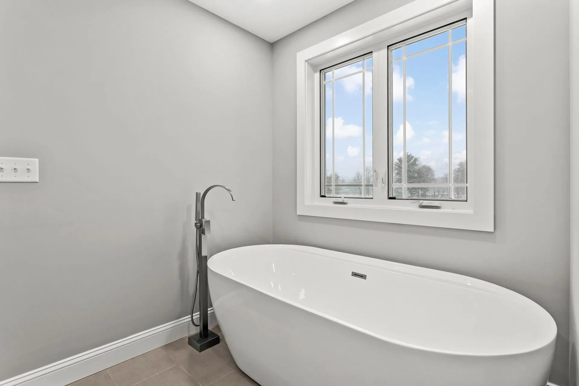 91 Raymond Road Auburn NH 03032