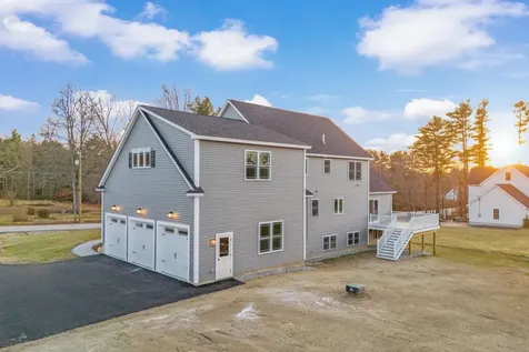 91 Raymond Road Auburn NH 03032