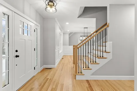 91 Raymond Road Auburn NH 03032