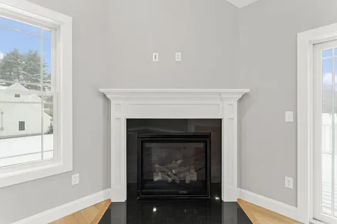 91 Raymond Road Auburn NH 03032