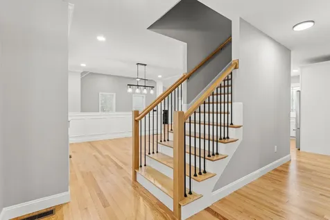 91 Raymond Road Auburn NH 03032