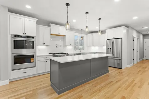 91 Raymond Road Auburn NH 03032