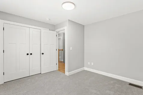 91 Raymond Road Auburn NH 03032