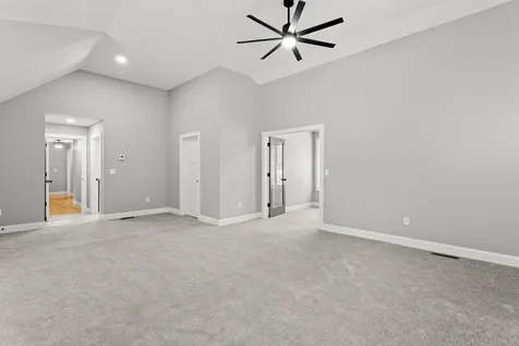 91 Raymond Road Auburn NH 03032