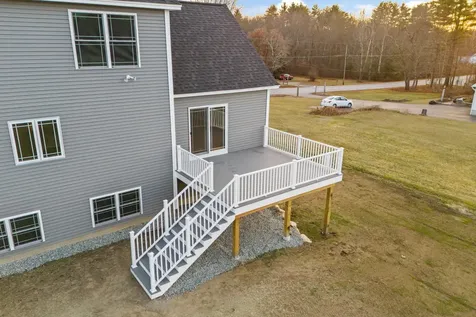 91 Raymond Road Auburn NH 03032