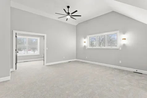 91 Raymond Road Auburn NH 03032