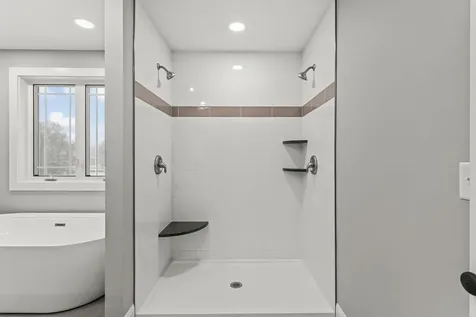 91 Raymond Road Auburn NH 03032