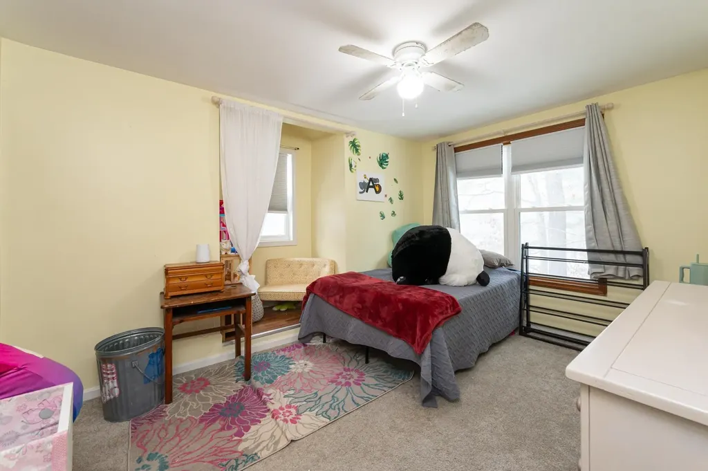 4 Sunset Drive Londonderry NH 03053