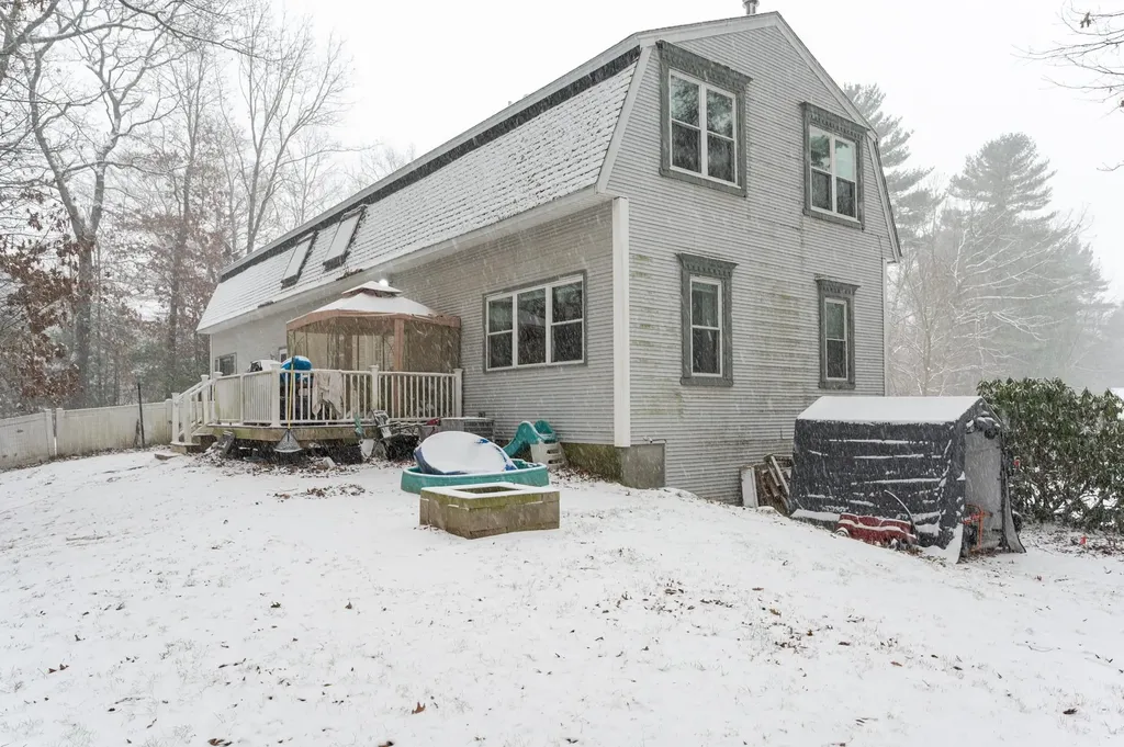 4 Sunset Drive Londonderry NH 03053