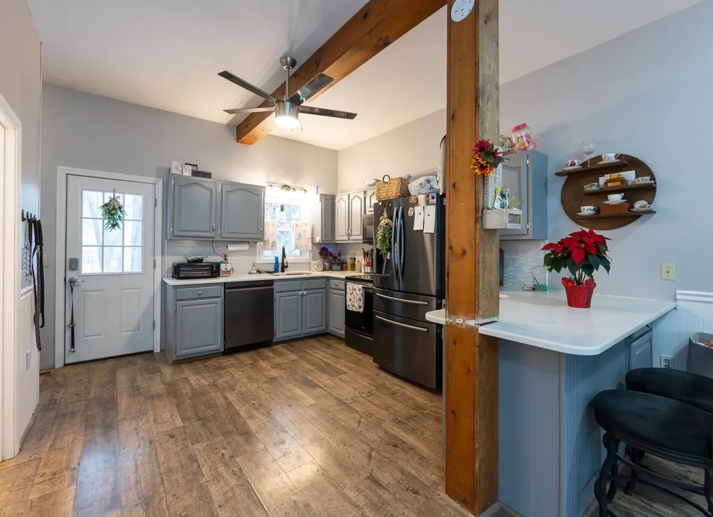 4 Sunset Drive Londonderry NH 03053