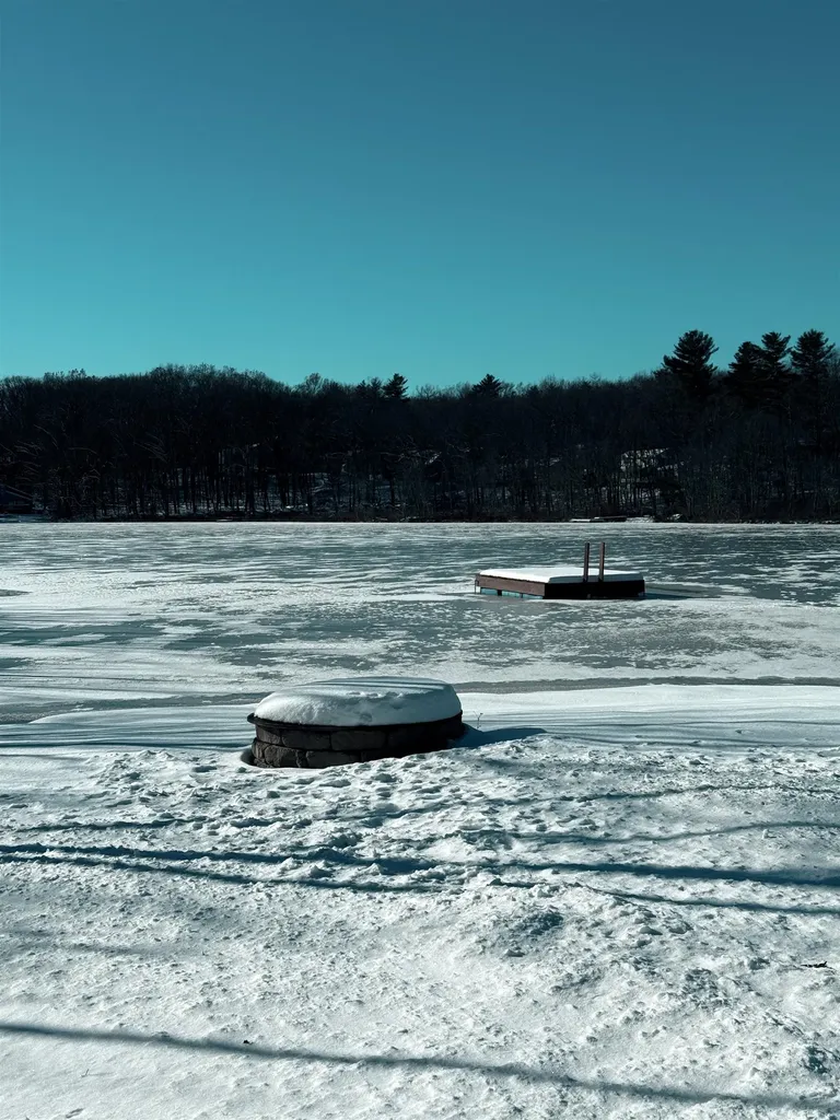 8 Mark Avenue Derry NH 03038