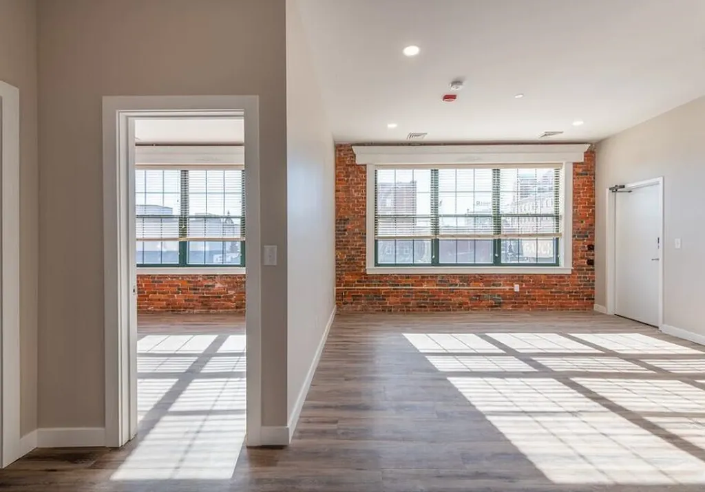 62 Lowell Street Manchester NH 03101