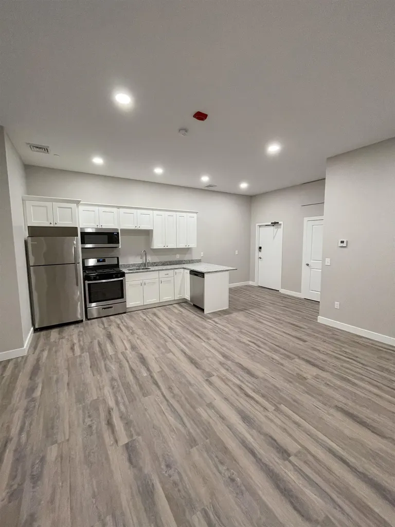 62 Lowell Street Manchester NH 03101