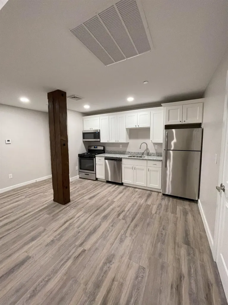 62 Lowell Street Manchester NH 03101