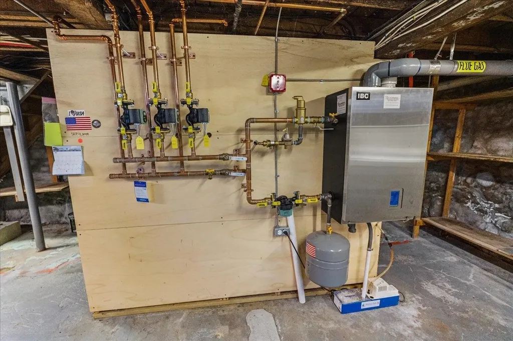 22 West Pine Street Plaistow NH 03865