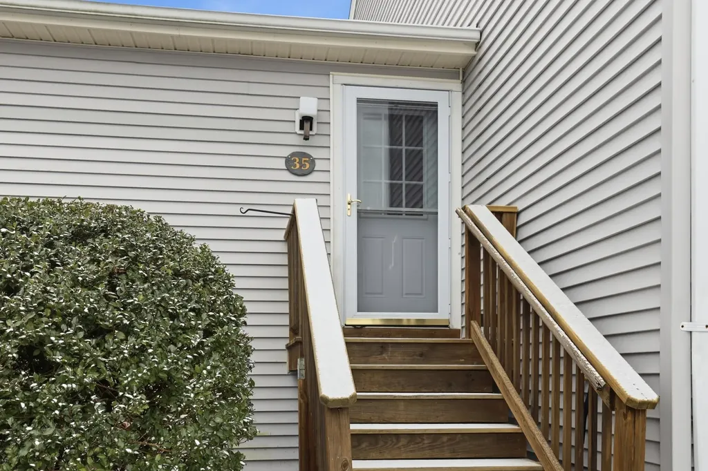 35 Fieldstone Estates Newmarket NH 03857