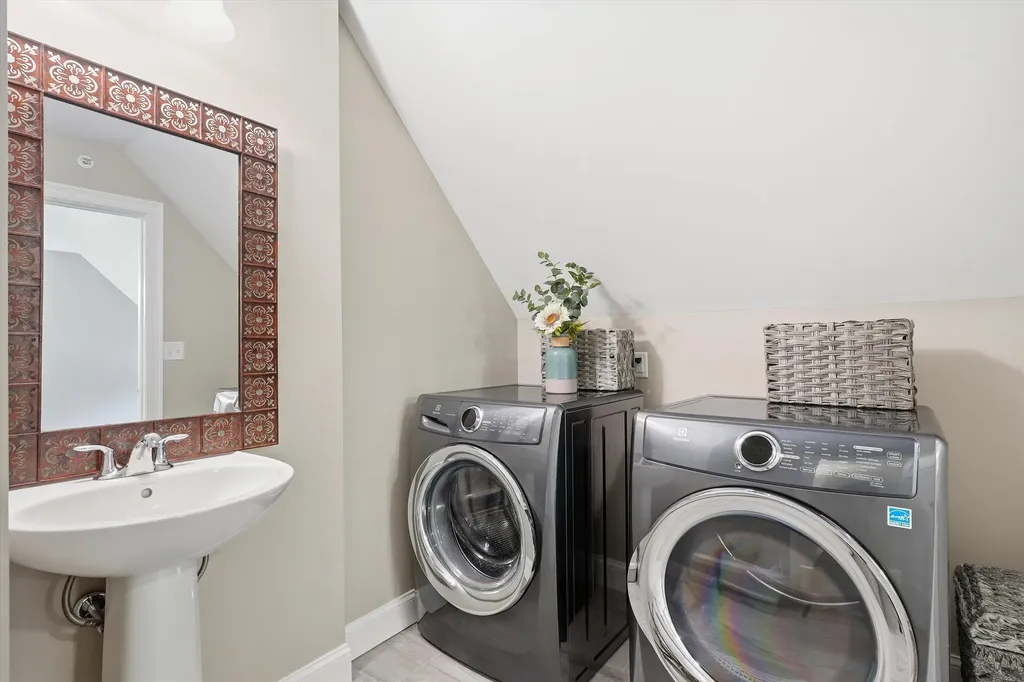 249 Villager Road Chester NH 03036