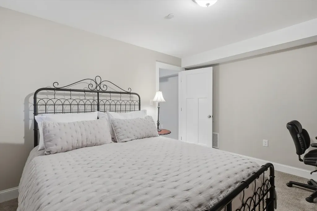 249 Villager Road Chester NH 03036