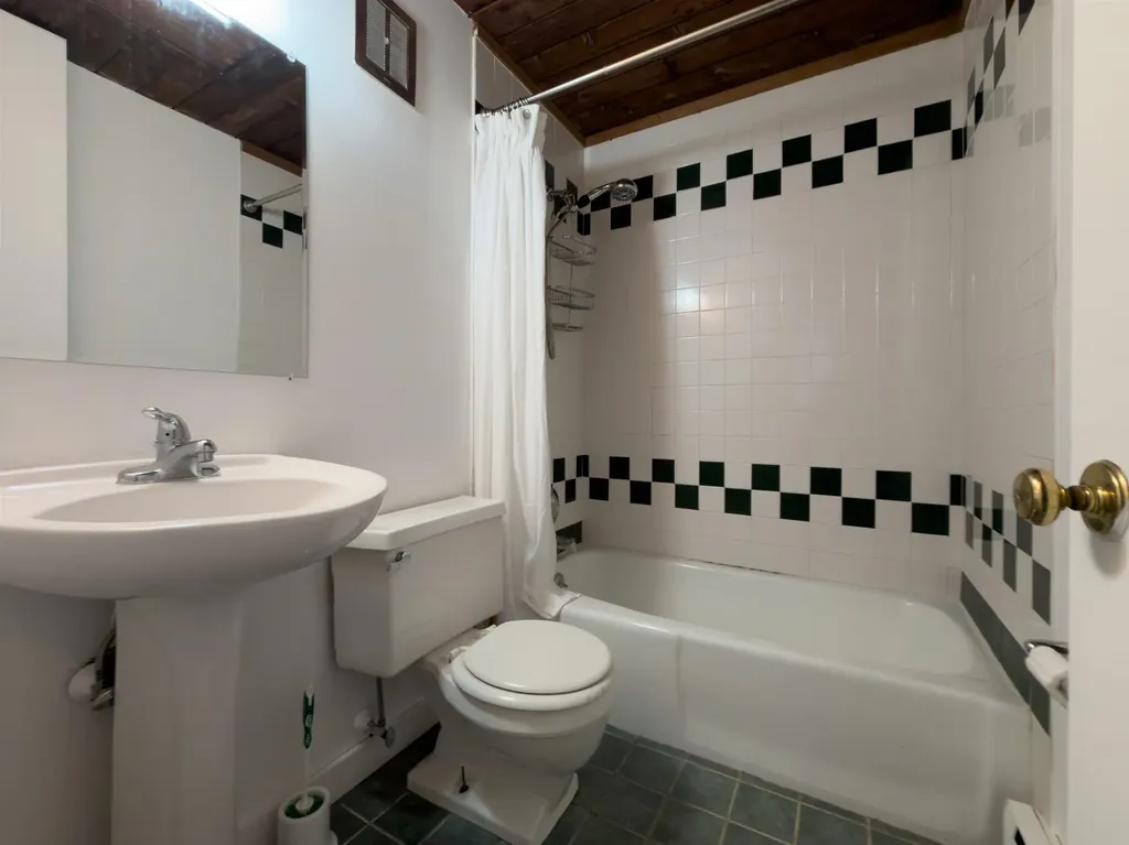 44 Lake Road Winhall VT 05340