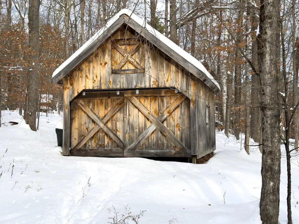 44 Lake Road Winhall VT 05340