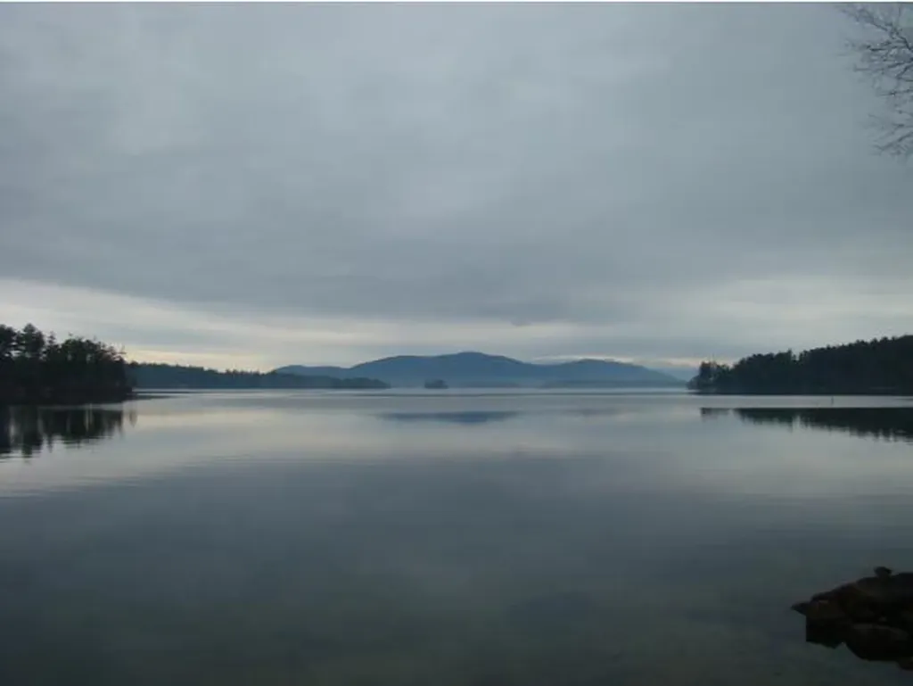 33 Marden Point Road Holderness NH 03245